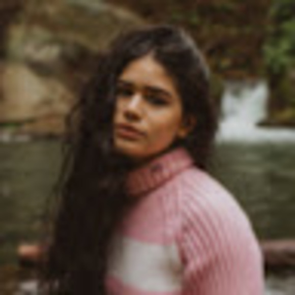 Meet your Posher, Elisa - Picture 1 of 1